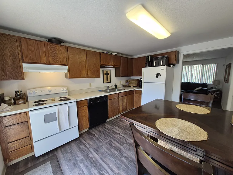 1214 S Hanson Ave #1214 — Photo 9