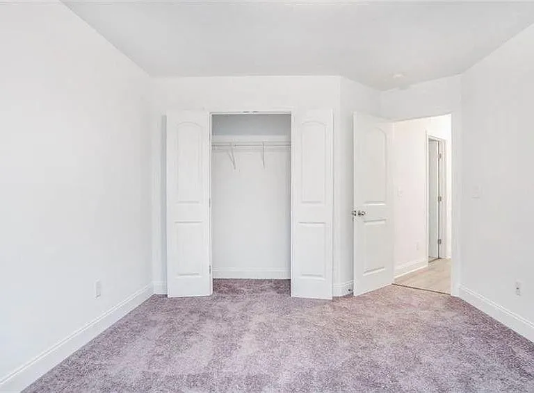 722 Rose Palm Ln — Photo 3