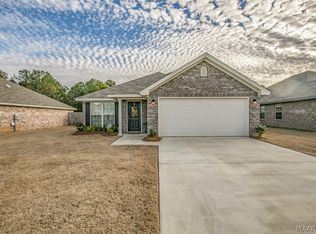 70 Robin Hood Ct, Elmore, AL 36025