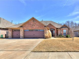 3400 Sparrow Dr, Moore, OK 73165