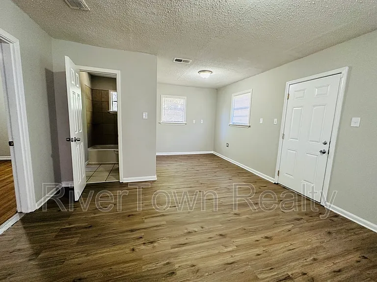 2176 Vollintine Ave — Photo 7