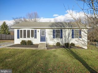 2765 Tattoo Dr, Chambersburg, PA 17202
