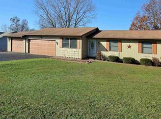 110 Chanticleer Ln SE, Poplar Grove, IL 61065