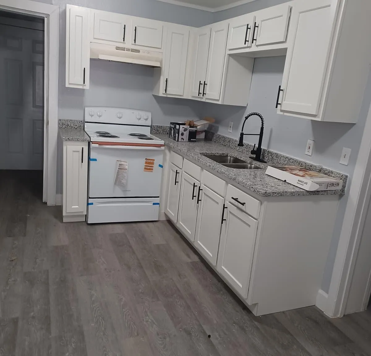 3 bed, 850 sqft, $1,200 — Photo 2