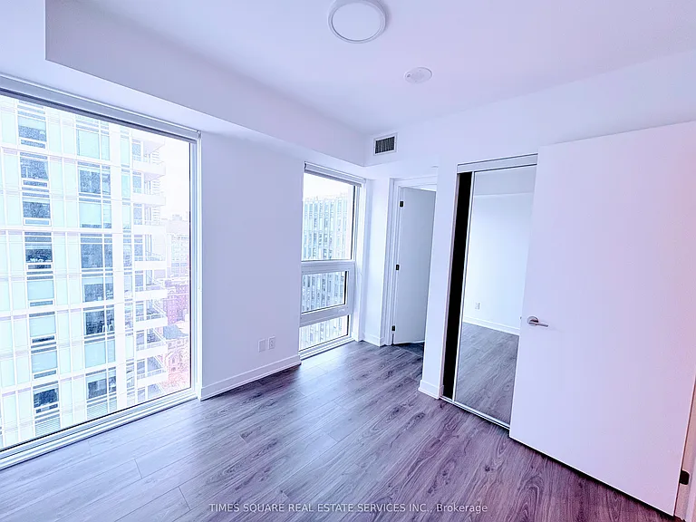 100 Queen St E #3310 — Photo 7