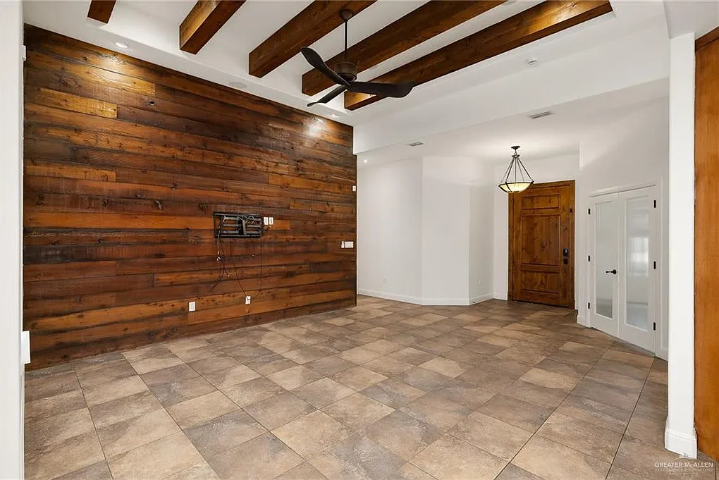 4 bed, 3.0 bath, 2472 sqft, $2,500 — Photo 3