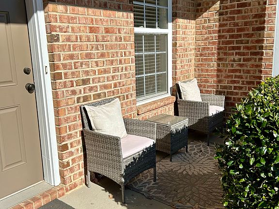Cute front patio.