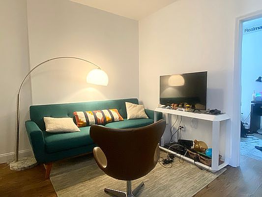 1st image of 215 E 4th St APT 9