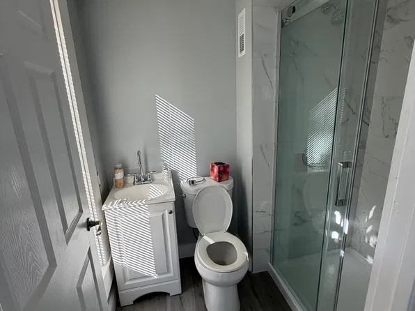 212 School St #2L, Webster, MA 01570