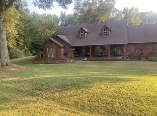 736 White Oak Dr, Yazoo City, MS 39194