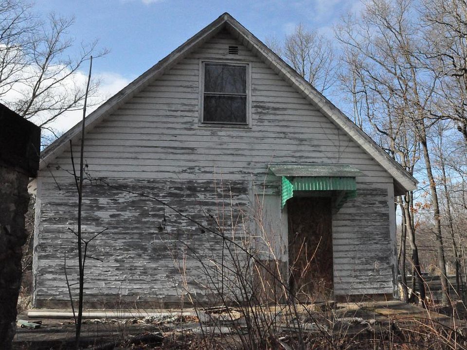 2nd image of 450 Pittston Blvd