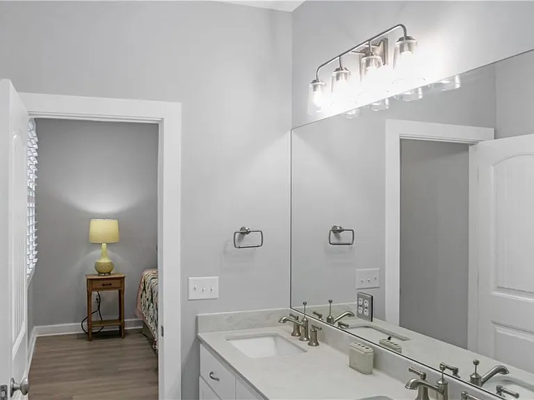 905 Wayne St — Photo 17