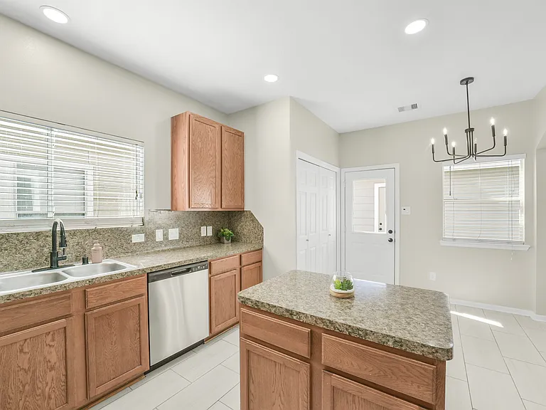 21771 Mossy Field Ln — Photo 15