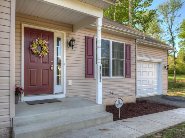 13284 Julien St, Woodford, VA 22580
