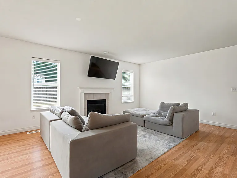 3815 184th St E — Photo 6