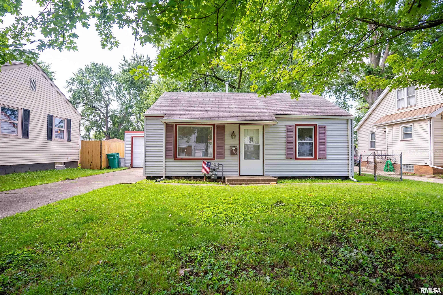 2312 W Kellogg Ave photo 1