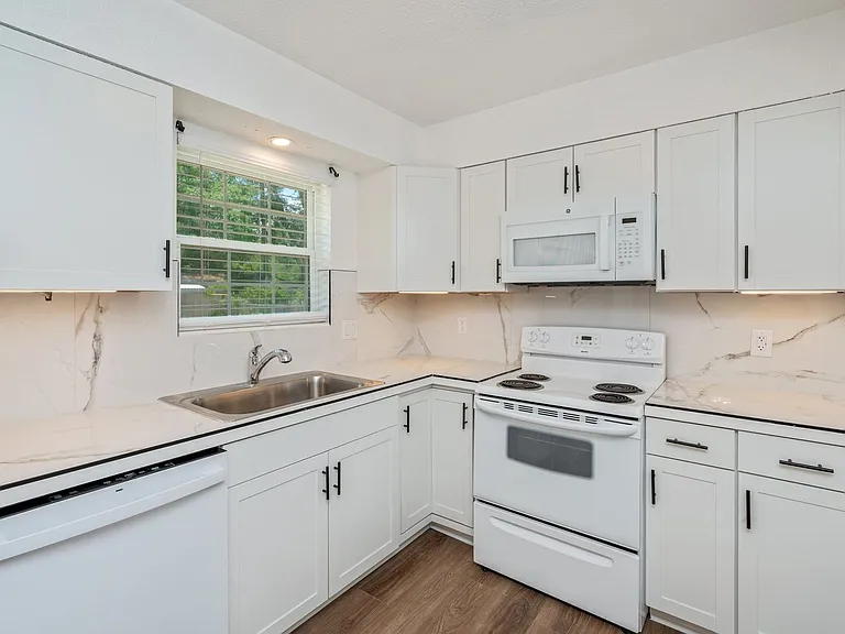 1416 Palm Blvd S — Photo 14