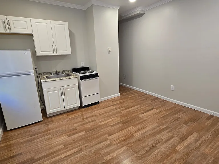 738 Savin Ave #1S — Photo 3