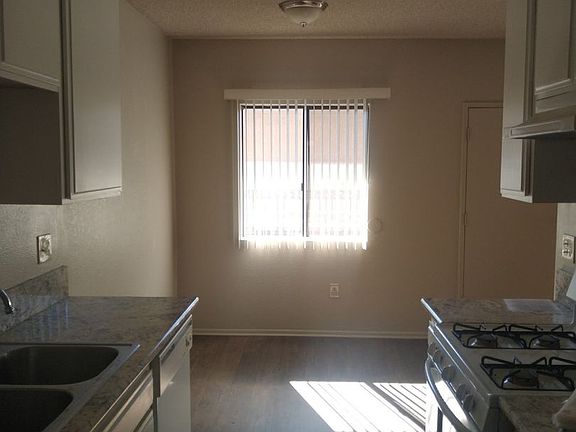 3rd image of 23901 Los Rosas St #115