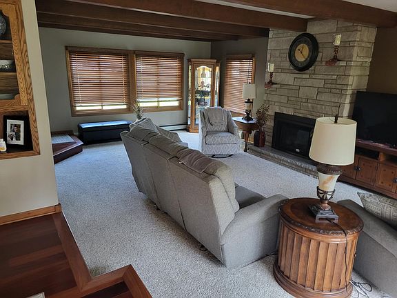 5th image of 512 Brookwood Ln