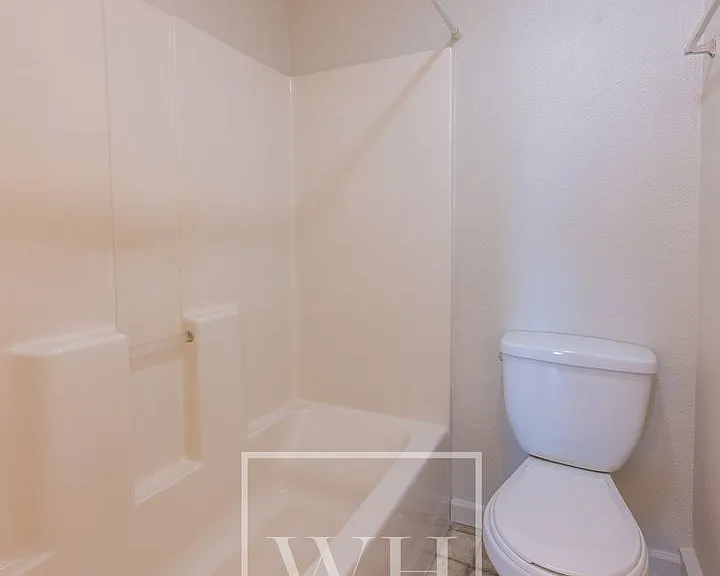 115 SE 3rd St — Photo 10