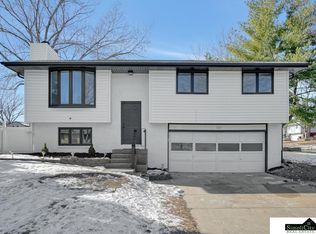 3221 NW 3rd St, Lincoln, NE 68521