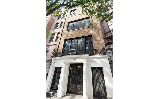 Rented by Douglas Elliman | media 17