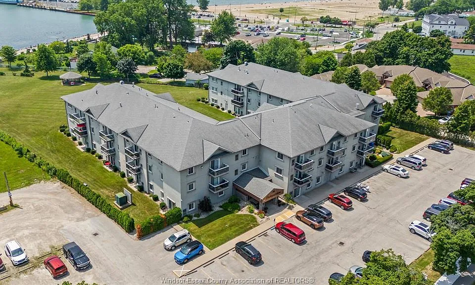 44 Robson Rd #303
