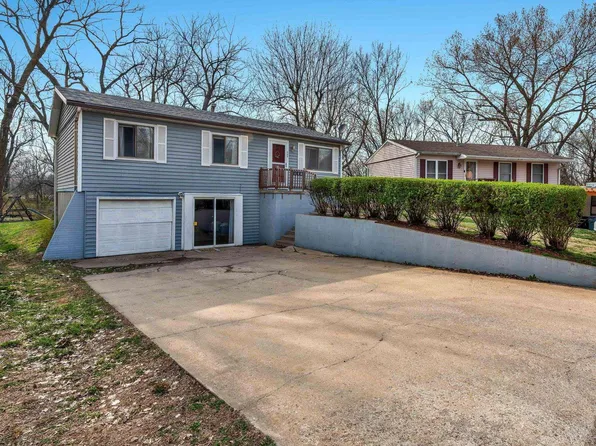 203 Melody Ln, Carbondale, KS 66414