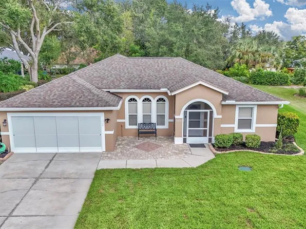 5556 Grove Mnr, Lady Lake, FL 32159