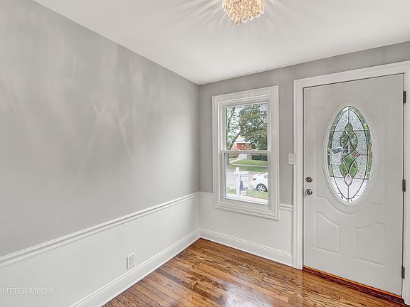 4th image of 3603 S 61st Ct