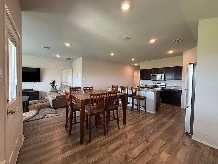 2621 Torbensen Ct — Photo 7
