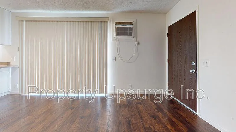 Building Photo - 2739 Gilmore Ln #4