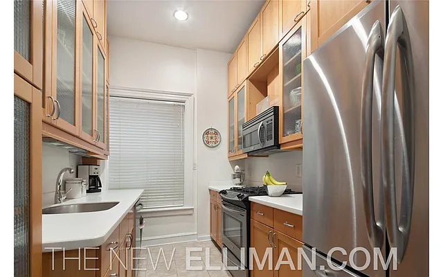 Sold by Douglas Elliman | media 18