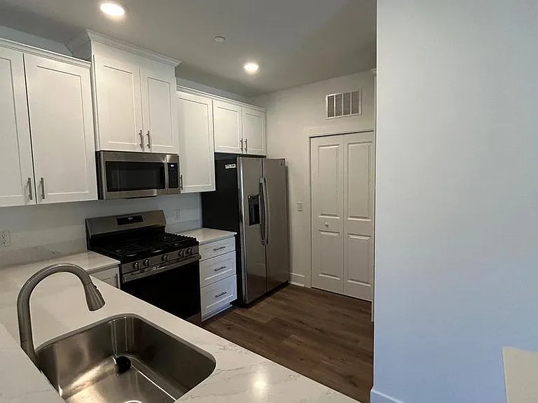 5202 Mary Ashby Way — Photo 3