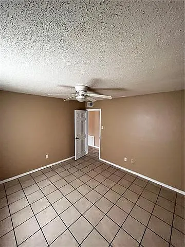612 Rue Saint Martin #D — Photo 7
