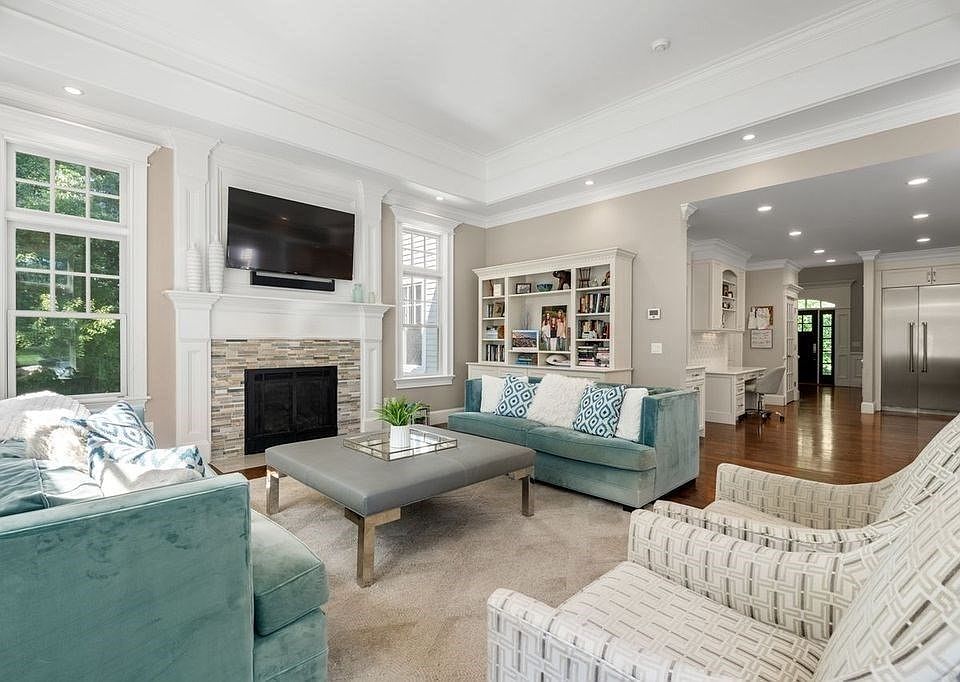 1st image of 15 Huckleberry Ln
