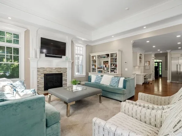 15 Huckleberry Ln, Sudbury, MA 01776