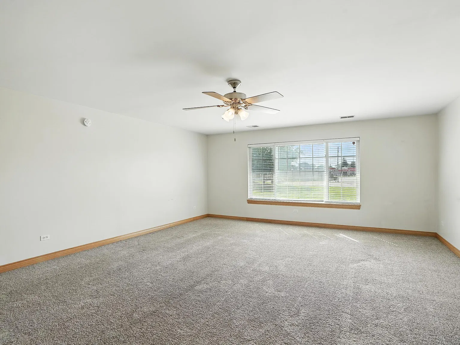 2 bed, 1350 sqft, $1,600 — Photo 4