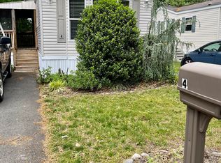 4 Circle Ct, Brick, NJ 08723