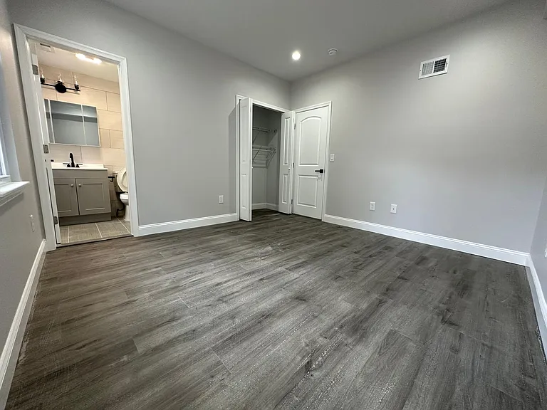 511 S 4th St #2 — Photo 9