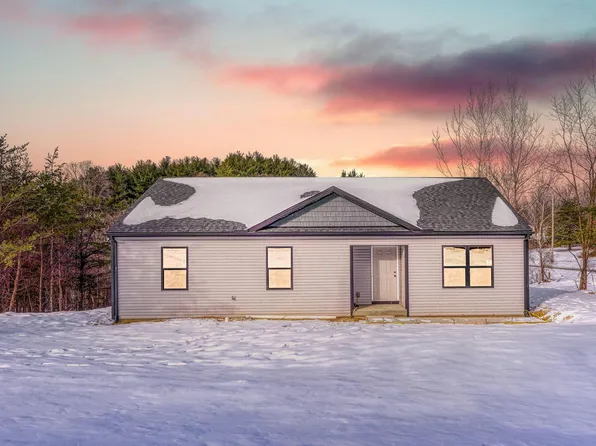 311 Elm St, New Straitsville, OH 43766