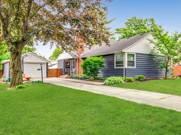 213 N Emerson St, Mount Prospect, IL 60056