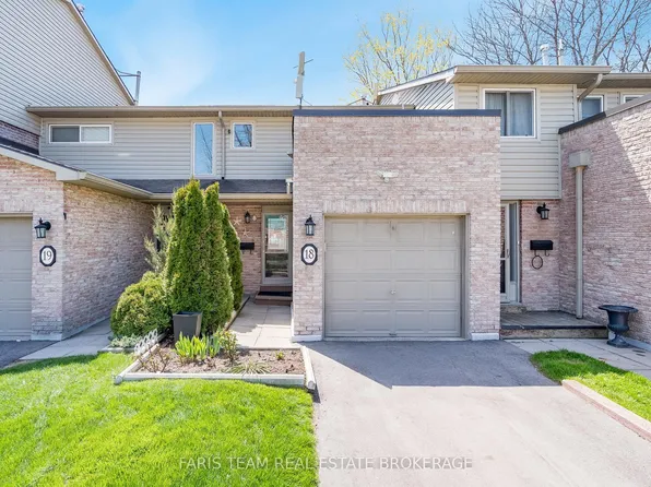 2075 Asta Dr #18, Mississauga, ON L5A 2T5