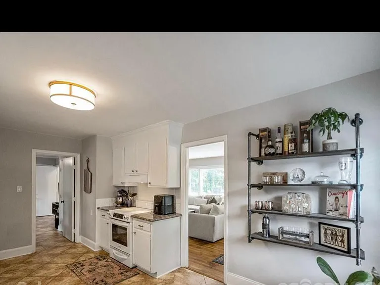 4326 Castleton Rd — Photo 16