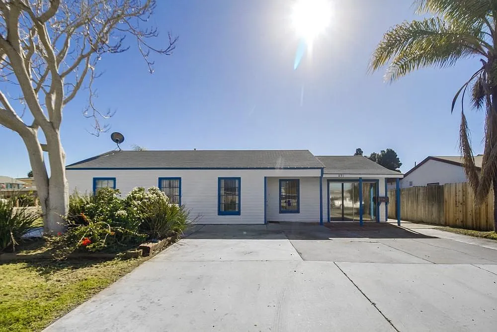 Building Photo - 891 Elm Ave