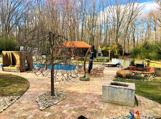 12 Red Fox Run, Manalapan, NJ 07726