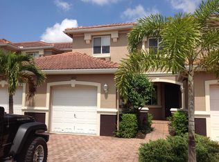 9725 Roundstone Cir, Fort Myers, FL 33967