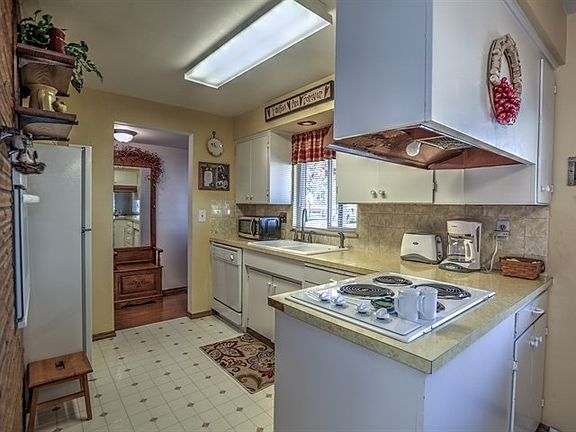 5th image of 12516 E 20th Ave