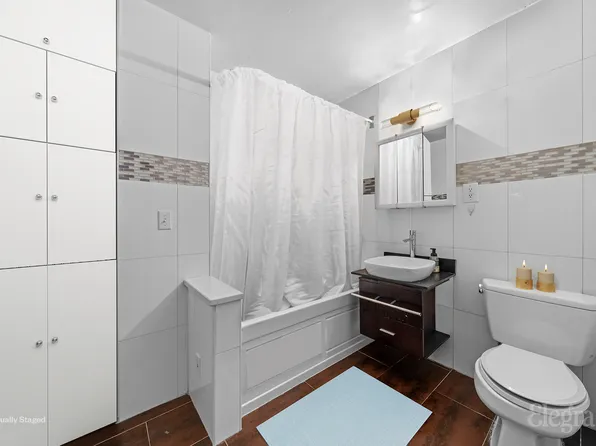 415 Grand Street image 11 of 12